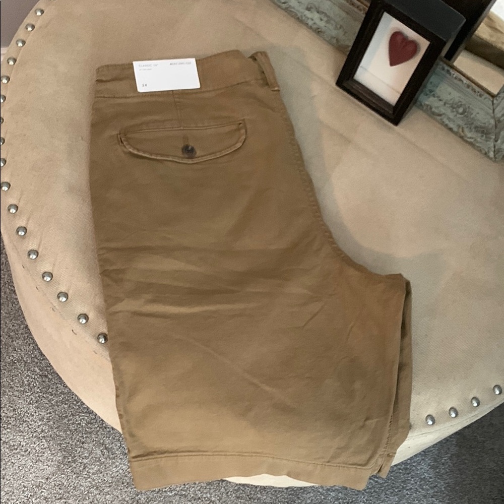 Americans Eagle Men's Tan Casual Shorts 34 waist, 10in inseam